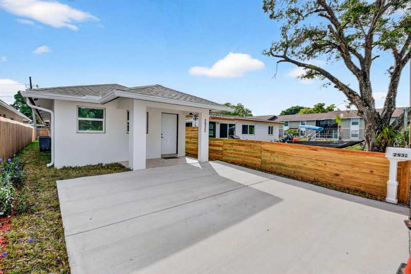 2932 Saginaw Avenue, West Palm Beach FL 33409