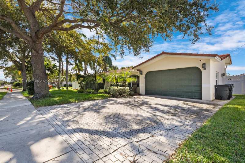 3401 NE 21st Ave, Lighthouse Point FL 33064