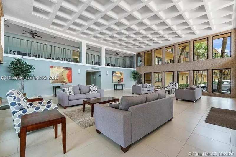 9440 SW 8th St # 402, Boca Raton FL 33428