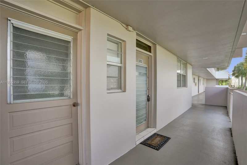 2800 NW 47th Ter # 202A, Lauderdale Lakes FL 33313