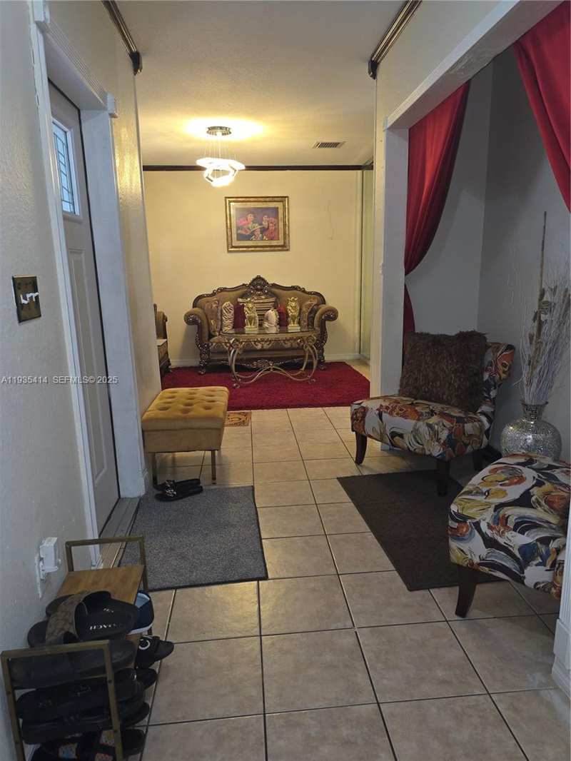 18953 SW 113th Ct, Miami FL 33157