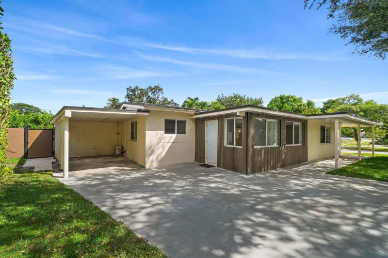 823 SW 27th Street, Fort Lauderdale FL 33315