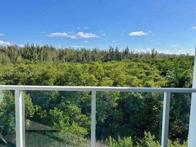 14951 Royal Oaks Ln # 505, North Miami FL 33181