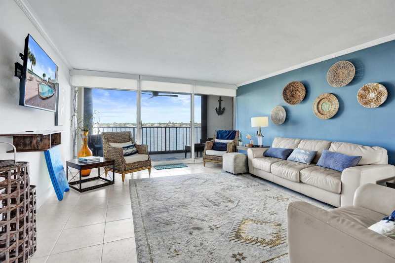 132 Lakeshore Drive # 317, North Palm Beach FL 33408