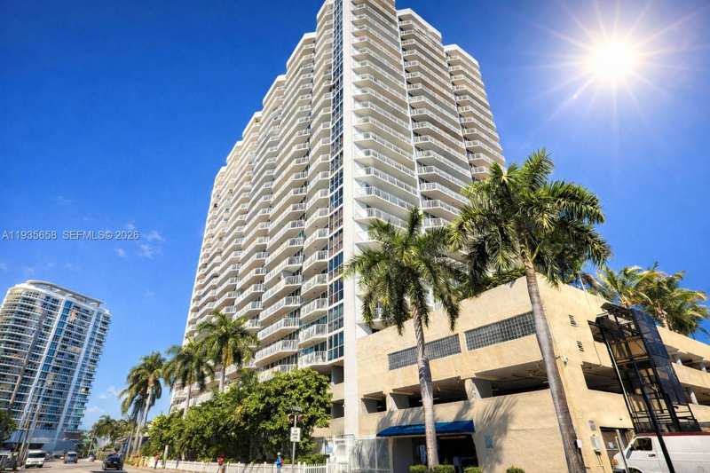7601 E Treasure Dr # 611, North Bay Village FL 33141