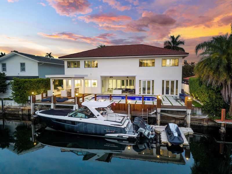 16430 NE 30th Avenue, North Miami Beach FL 33160