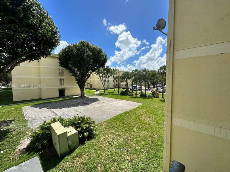 1875 W 56th St # 301, Hialeah FL 33012
