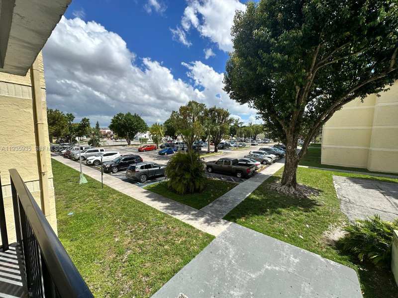 1875 W 56th St # 301, Hialeah FL 33012