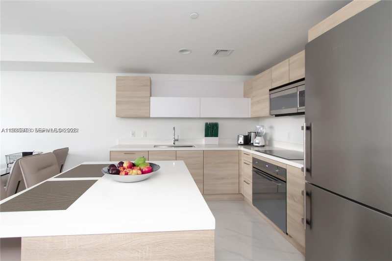 16385 Biscayne Blvd # 719, North Miami Beach FL 33160