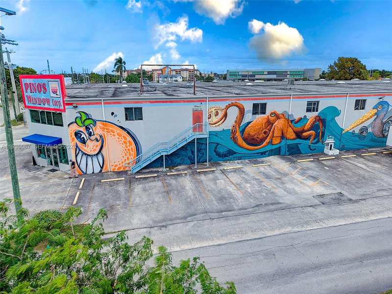 6860 NW 75th St, Medley FL 33166