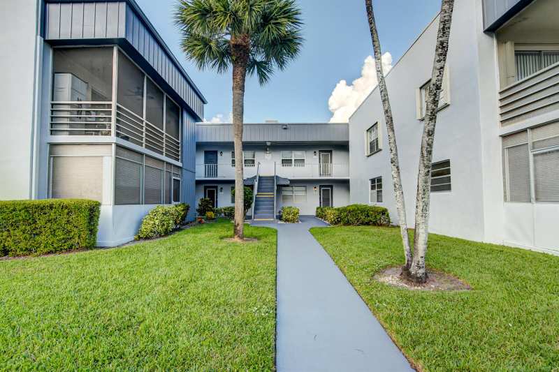 42 Burgundy A # A, Delray Beach FL 33484
