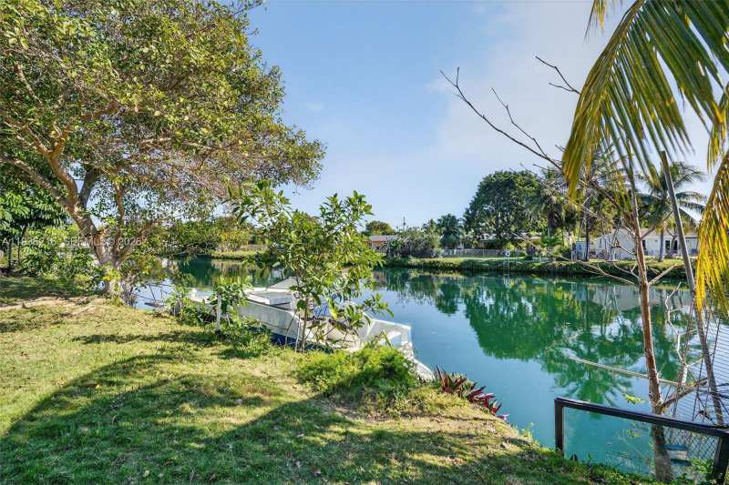 19641 Sterling Dr, Cutler Bay FL 33157