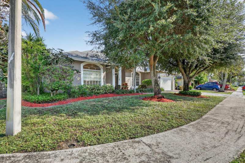 1500 Firethorn Drive, Wellington FL 33414