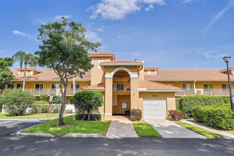 5876 Regal Glen Drive # 201, Boynton Beach FL 33437