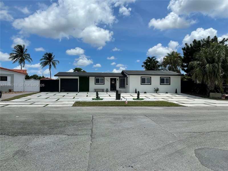 17831 NW 84th Ct, Miami FL 33015