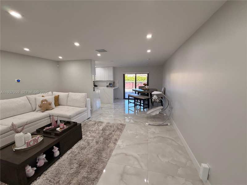 4841 NW 19th St, Lauderhill FL 33313