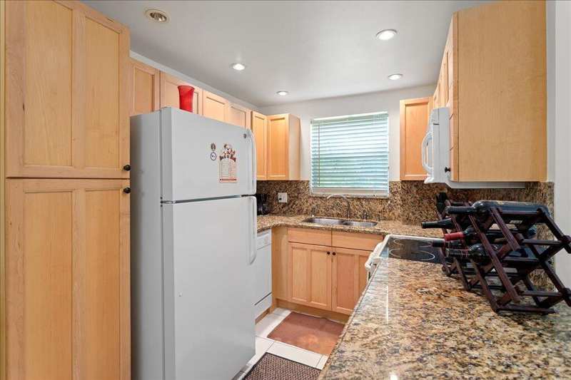 1124 NW 13th Street # 120a, Boca Raton FL 33486