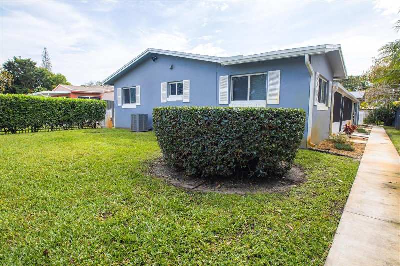 2432 Sherman Street, Hollywood FL 33020