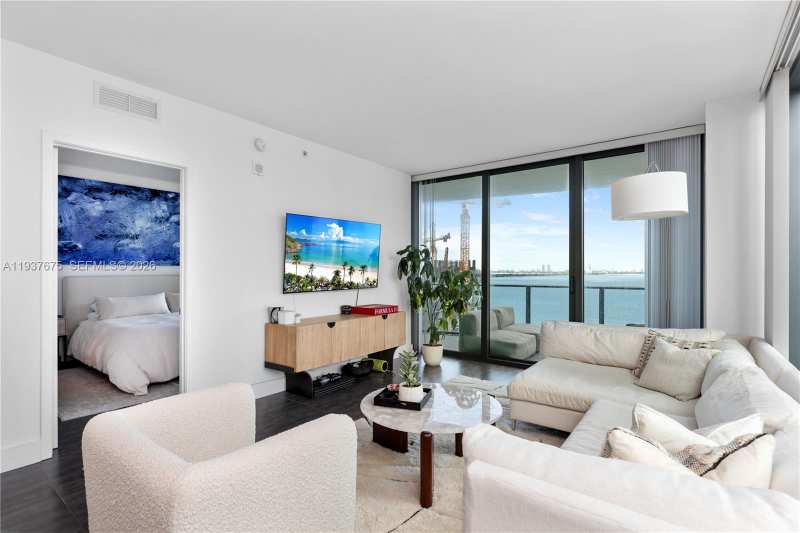 460 NE 28th St # 808, Miami FL 33137