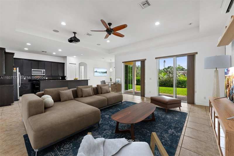 6432 SW 55th Pl, Davie FL 33314