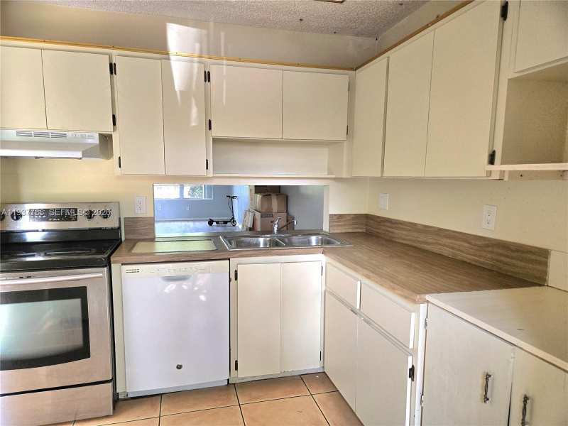 842 Banks Rd, Coconut Creek FL 33063