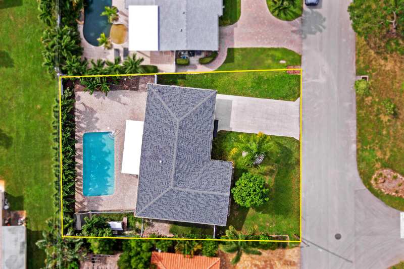 912 SE 8th Court, Deerfield Beach FL 33441