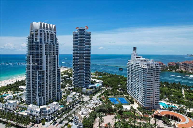 400 S Pointe Dr # 906, Miami Beach FL 33139