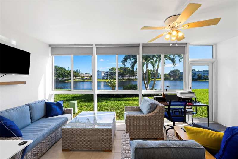 1111 Cambridge # 1111, Deerfield Beach FL 33442