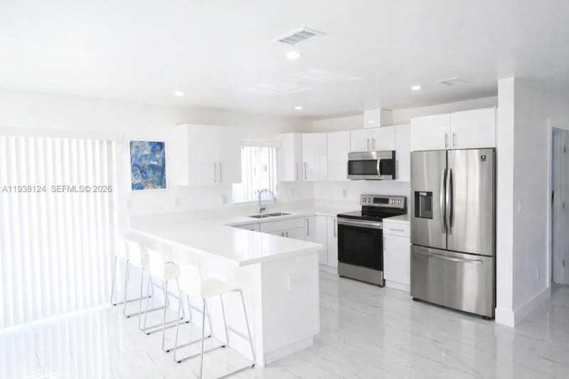 798 W 31st St, Hialeah FL 33012