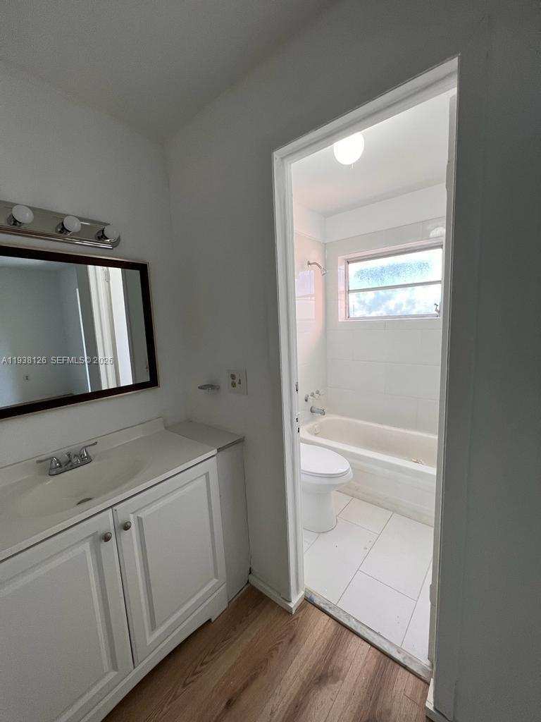 20520 NW 15th Ave # 221, Miami Gardens FL 33169