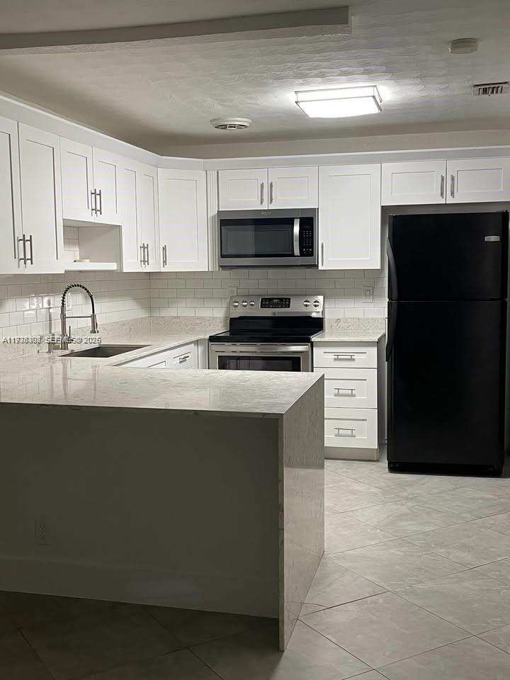 1640 NE 33rd St, Pompano Beach FL 33064