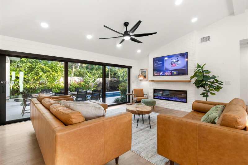 3540 NE 28th Ave, Lighthouse Point FL 33064