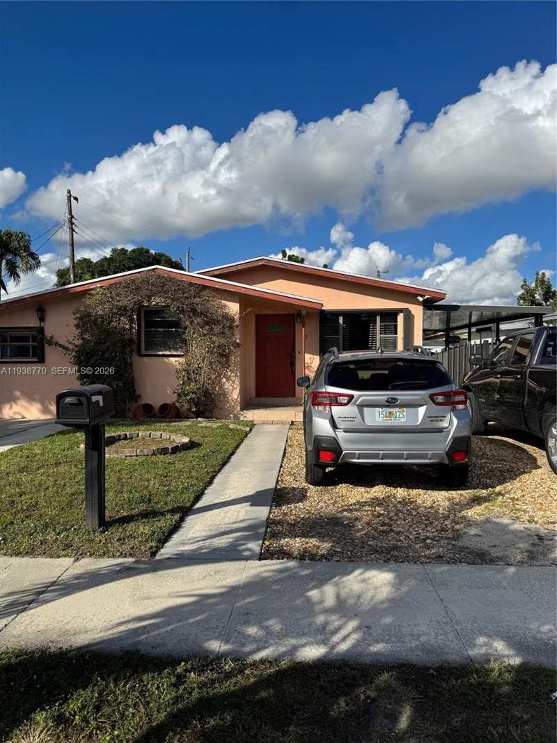 17 E 50th Pl, Hialeah FL 33013