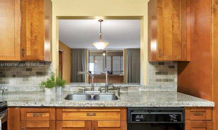 1024 SE 3rd Ave # 304, Dania Beach FL 33004