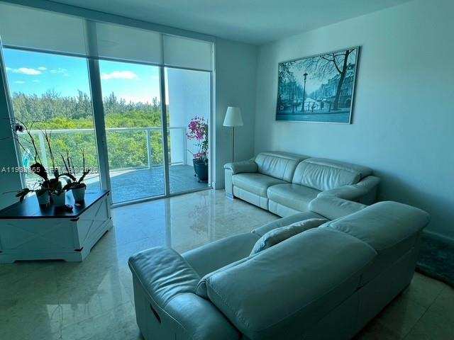 14951 Royal Oaks Ln # 505, North Miami FL 33181