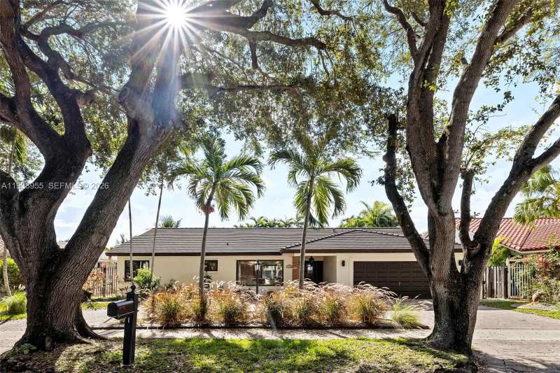 7910 NW 169th Ter, Miami Lakes FL 33016