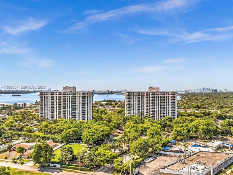 2000 Towerside Ter # 1806, Miami FL 33138