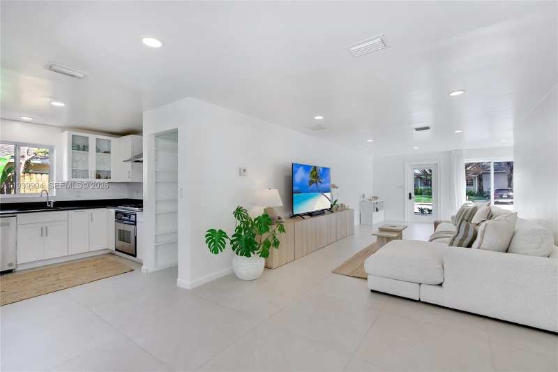 617 SW 5th Ave, Fort Lauderdale FL 33315