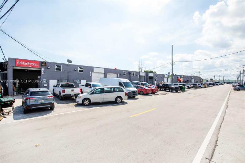 1620 W 31st Pl, Hialeah FL 33012