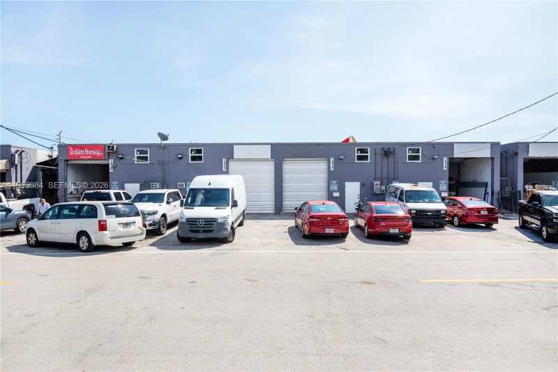 1620 W 31st Pl, Hialeah FL 33012