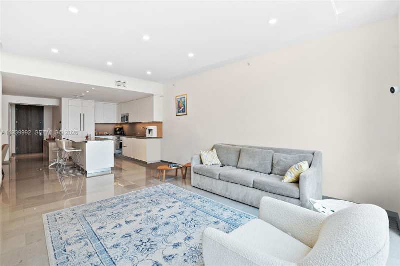 68 SE 6th Street # 805, Miami FL 33131