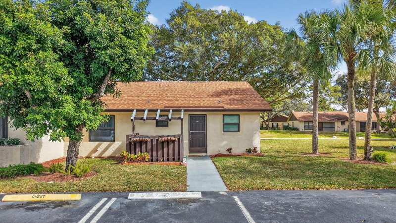 28 Via De Casas Norte # 28, Boynton Beach FL 33426