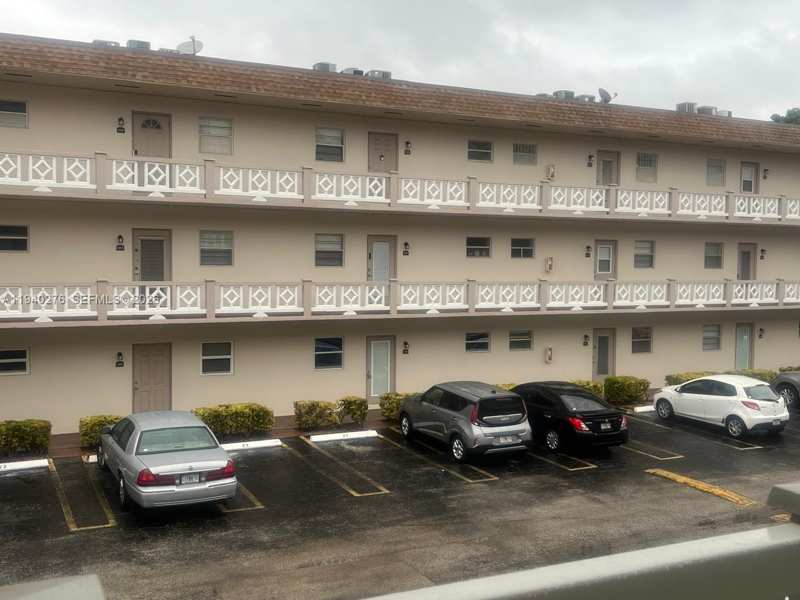5181 W Oakland Park Blvd # 110, Lauderdale Lakes FL 33313