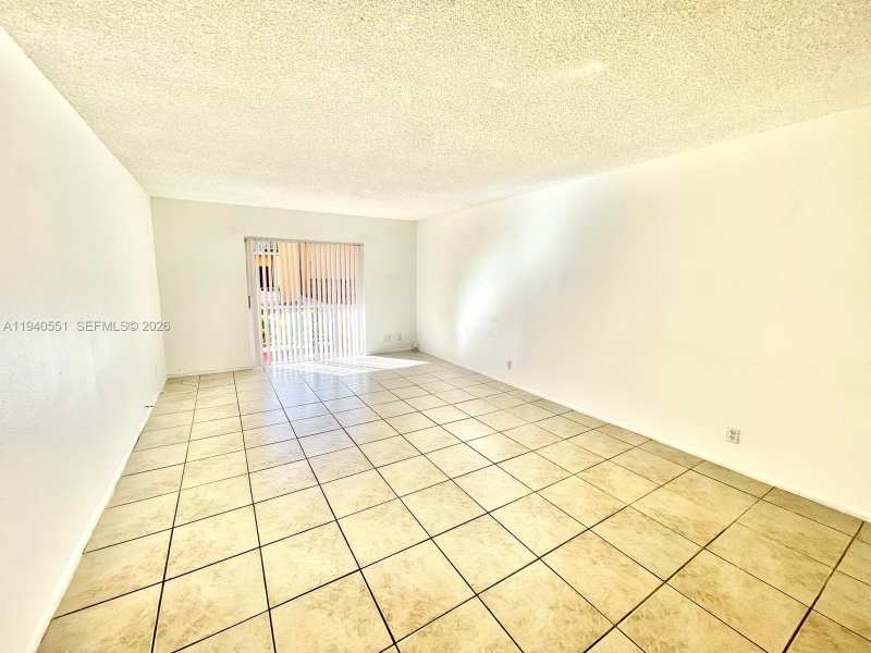 17911 NW 68th Ave # M103, Hialeah FL 33015