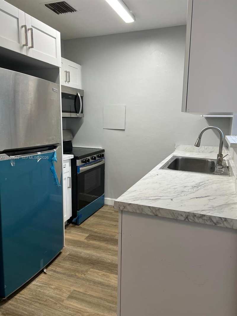 130 NE 171st Ter, Miami FL 33162