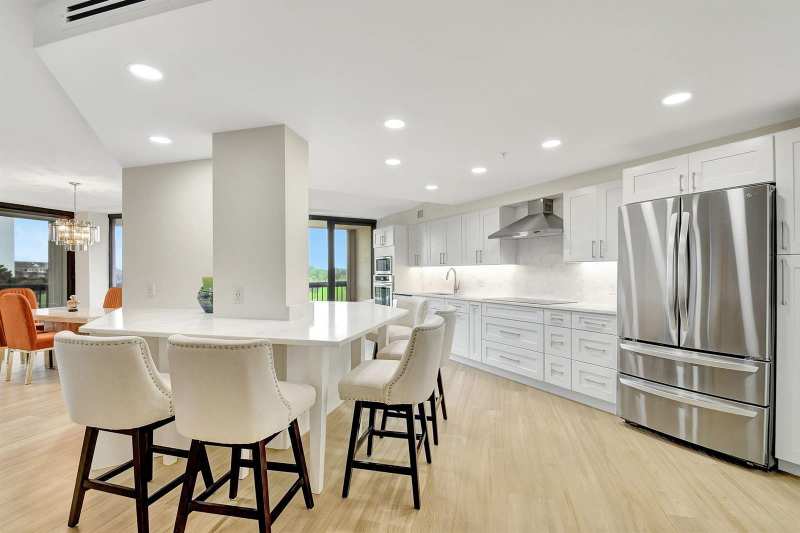 1900 Consulate Place # 206, West Palm Beach FL 33401