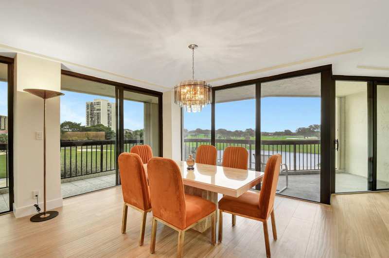 1900 Consulate Place # 206, West Palm Beach FL 33401