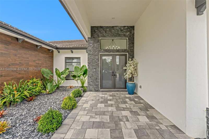 18261 SW 224th St, Miami FL 33170