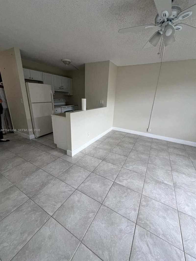 2701 Riverside Dr # B, Coral Springs FL 33065