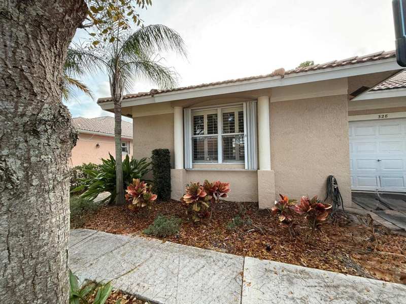 328 W Coral Trace Circle, Delray Beach FL 33445
